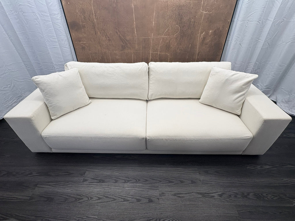 RH Bella 2-Cushion Sofa – 9' Classic Depth - Performance Linen Weave | Natural | Made in Italy