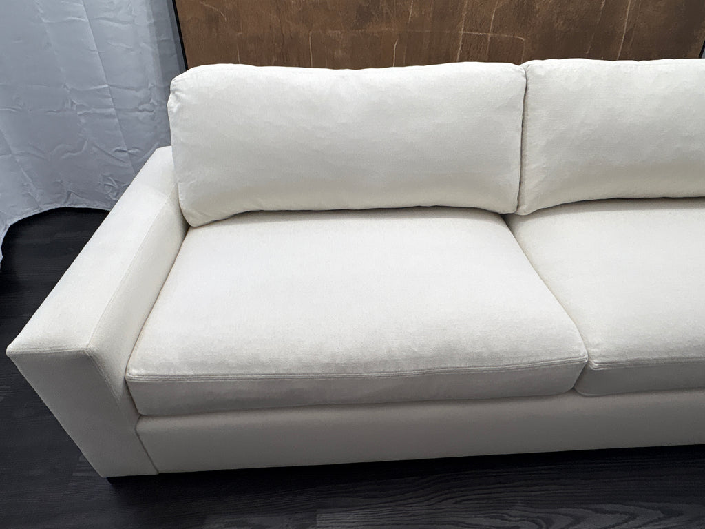 RH Restoration Hardware Maxwell 2-Cushion Sofa
8' | Classic 40" Depth | Down-Feather Fill | Performance Linen Weave | Natural