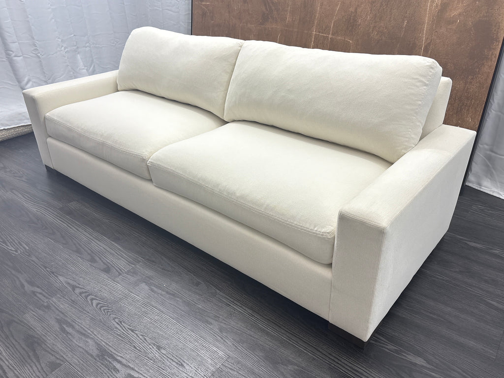RH Restoration Hardware Maxwell 2-Cushion Sofa
8' | Classic 40" Depth | Down-Feather Fill | Performance Linen Weave | Natural