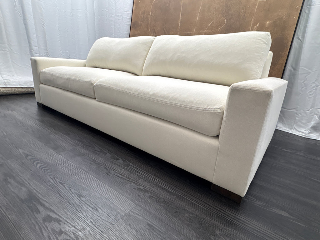 RH Restoration Hardware Maxwell 2-Cushion Sofa
8' | Classic 40" Depth | Down-Feather Fill | Performance Linen Weave | Natural
