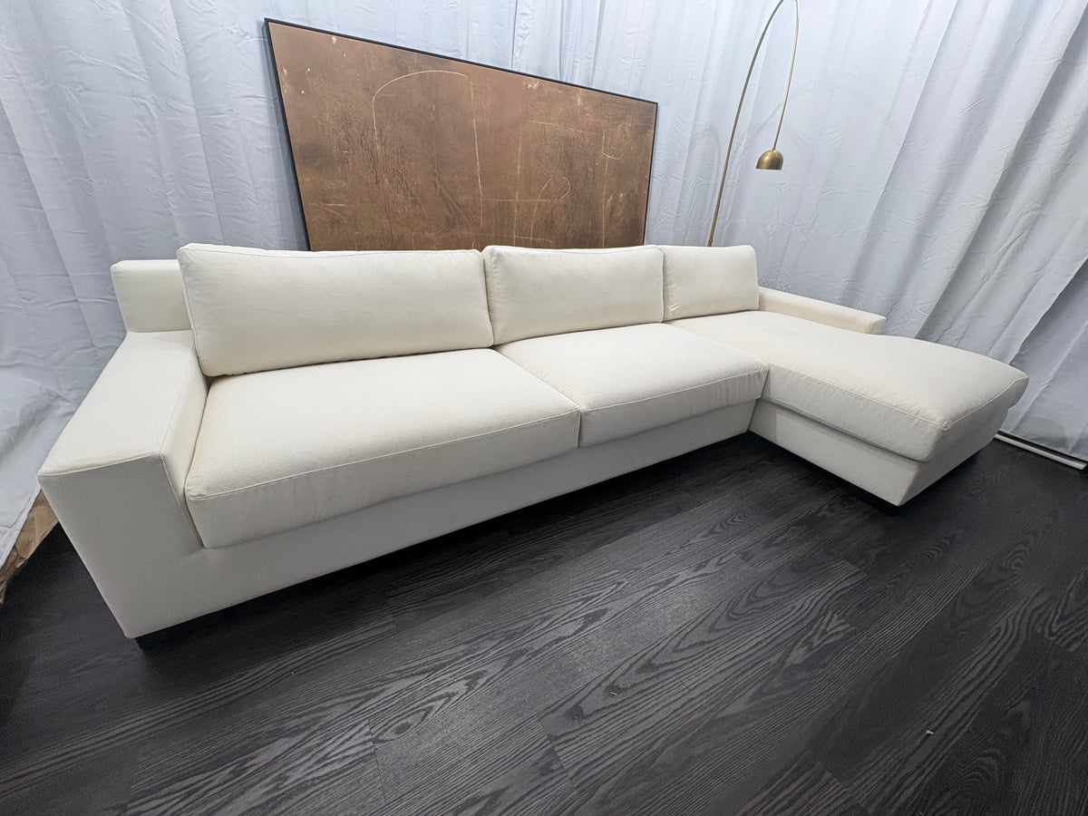 RH Modena Track Arm Right-Arm Chaise Sectional – Performance Linen Weave in Natural