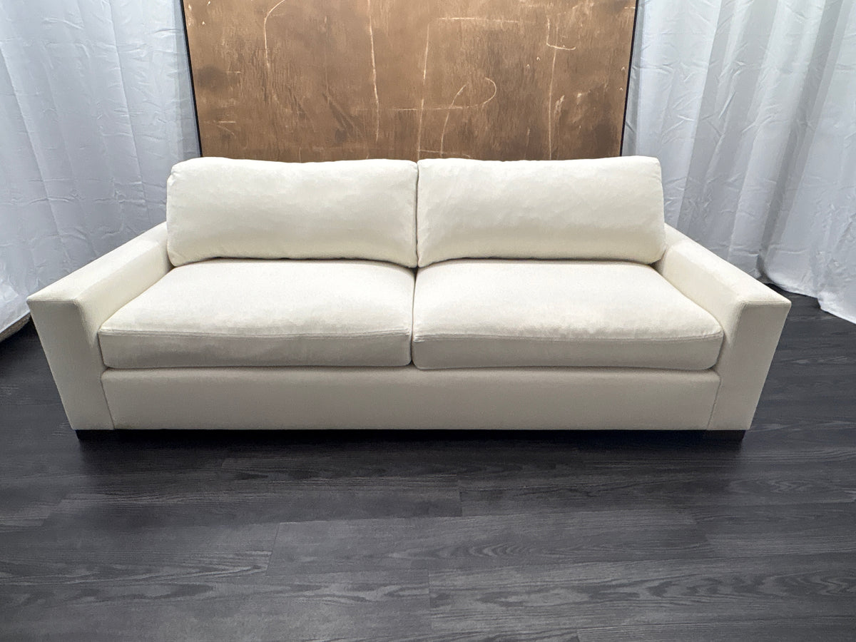 RH Restoration Hardware Maxwell 2-Cushion Sofa
8' | Classic 40" Depth | Down-Feather Fill | Performance Linen Weave | Natural