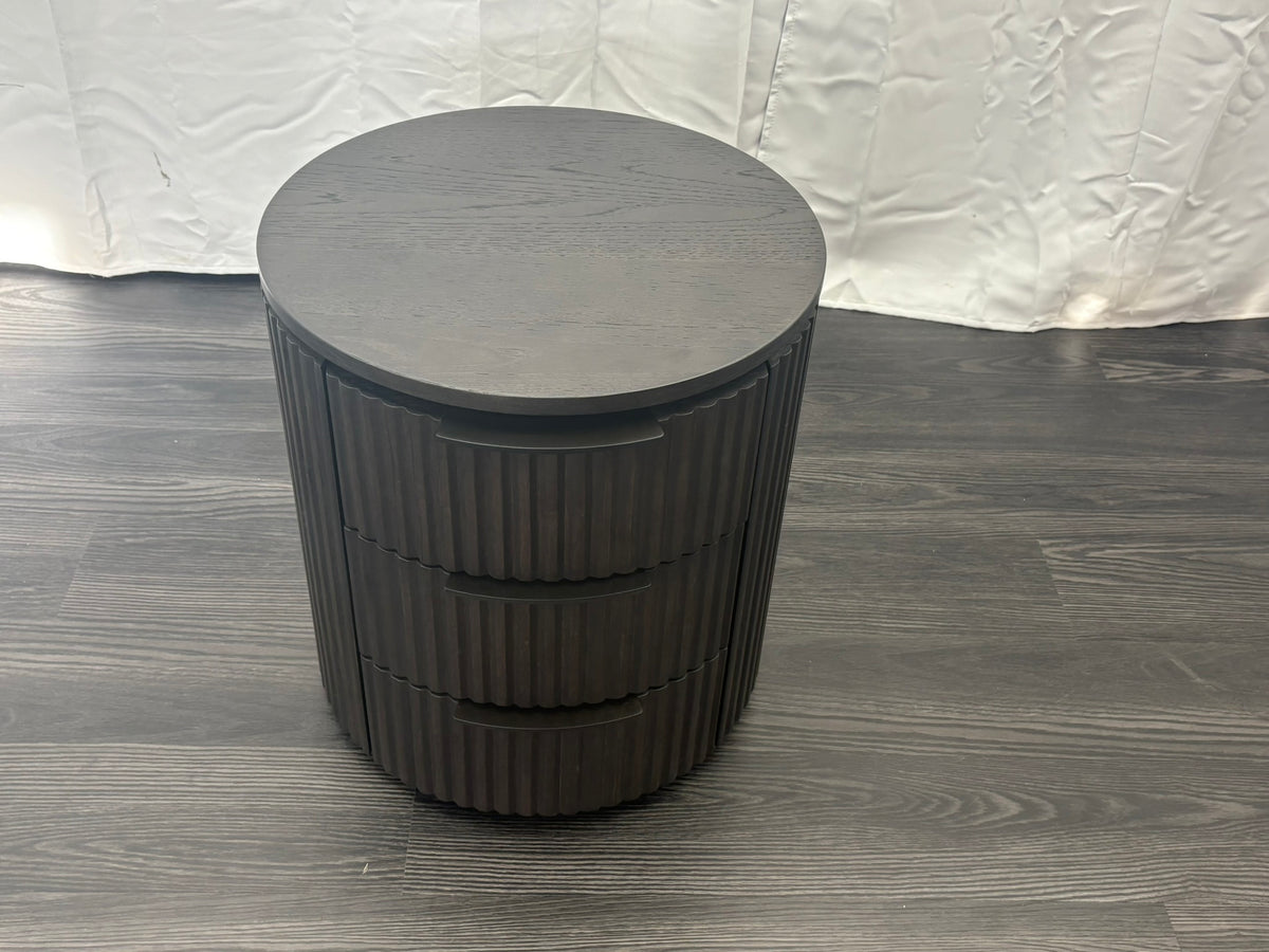 RH Byron Closed Bedside Table – 20"