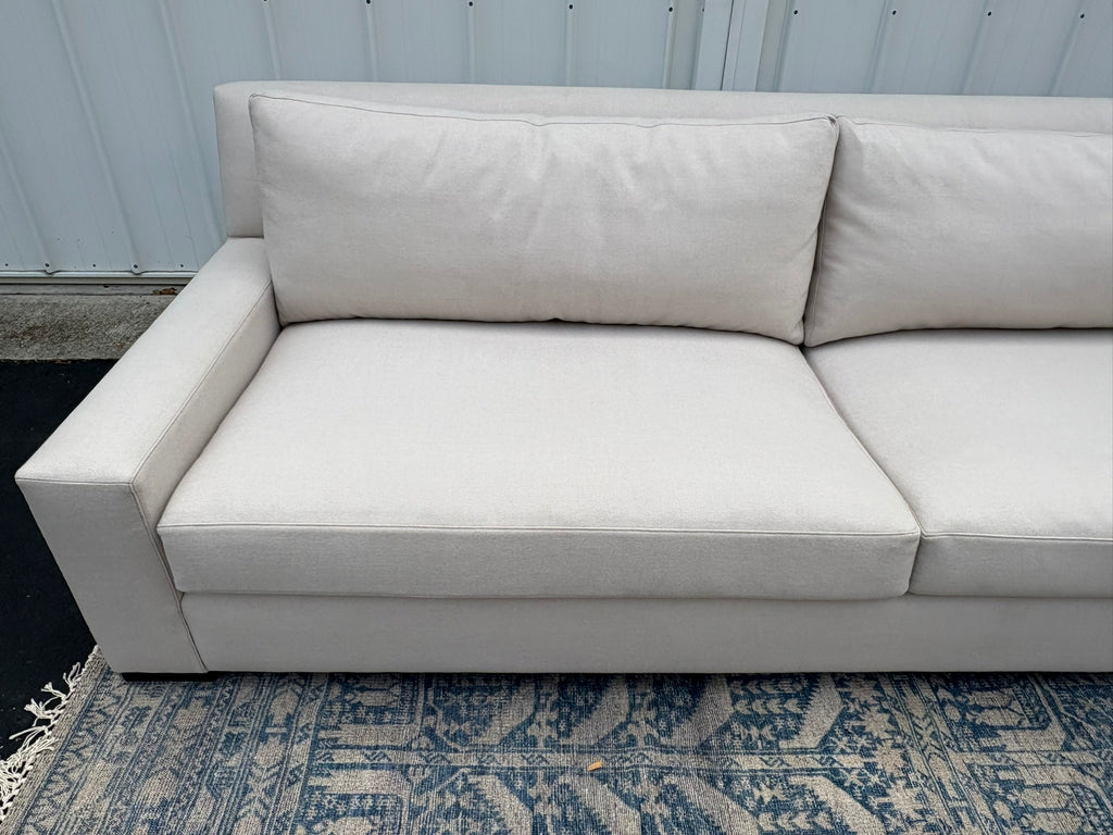 RH Restoration Hardware Parisian Track Arm 2-Cushion Sofa
9' | Luxe 44" Depth | Down-Feather Fill | Holland & Sherry Wool Twill | Dove
