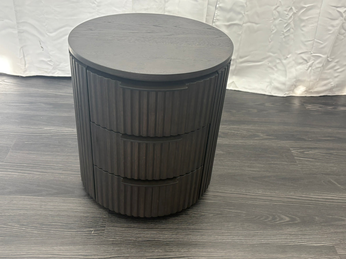 RH Byron Closed Bedside Table – 20"