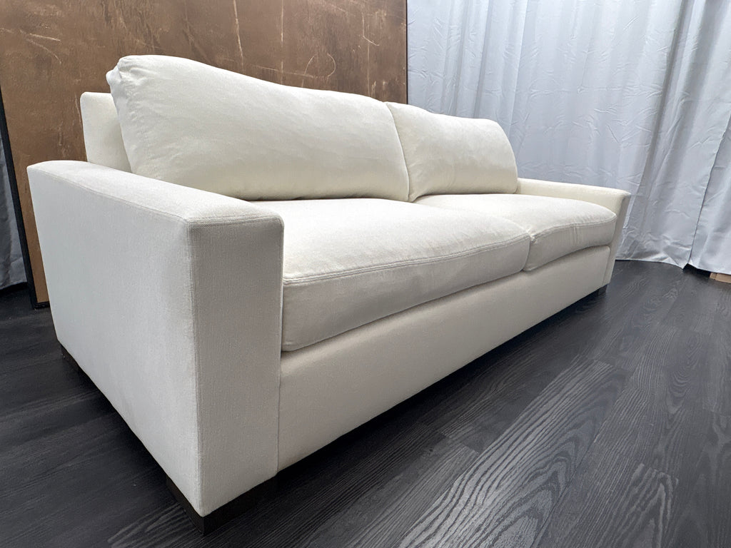 RH Restoration Hardware Maxwell 2-Cushion Sofa
8' | Classic 40" Depth | Down-Feather Fill | Performance Linen Weave | Natural