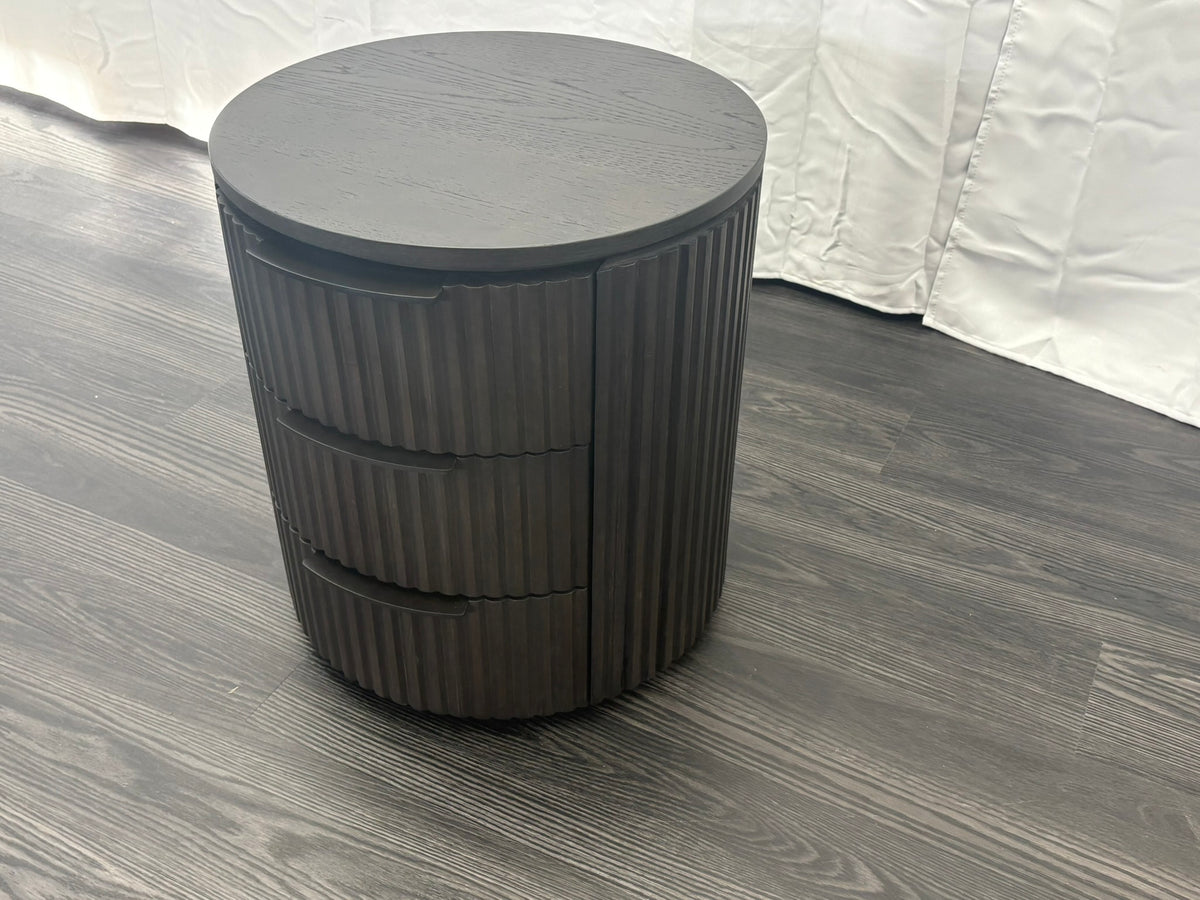 RH Byron Closed Bedside Table – 20"