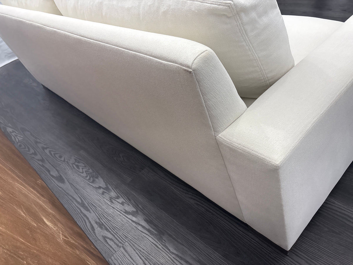 RH Restoration Hardware Maxwell 2-Cushion Sofa
8' | Classic 40" Depth | Down-Feather Fill | Performance Linen Weave | Natural