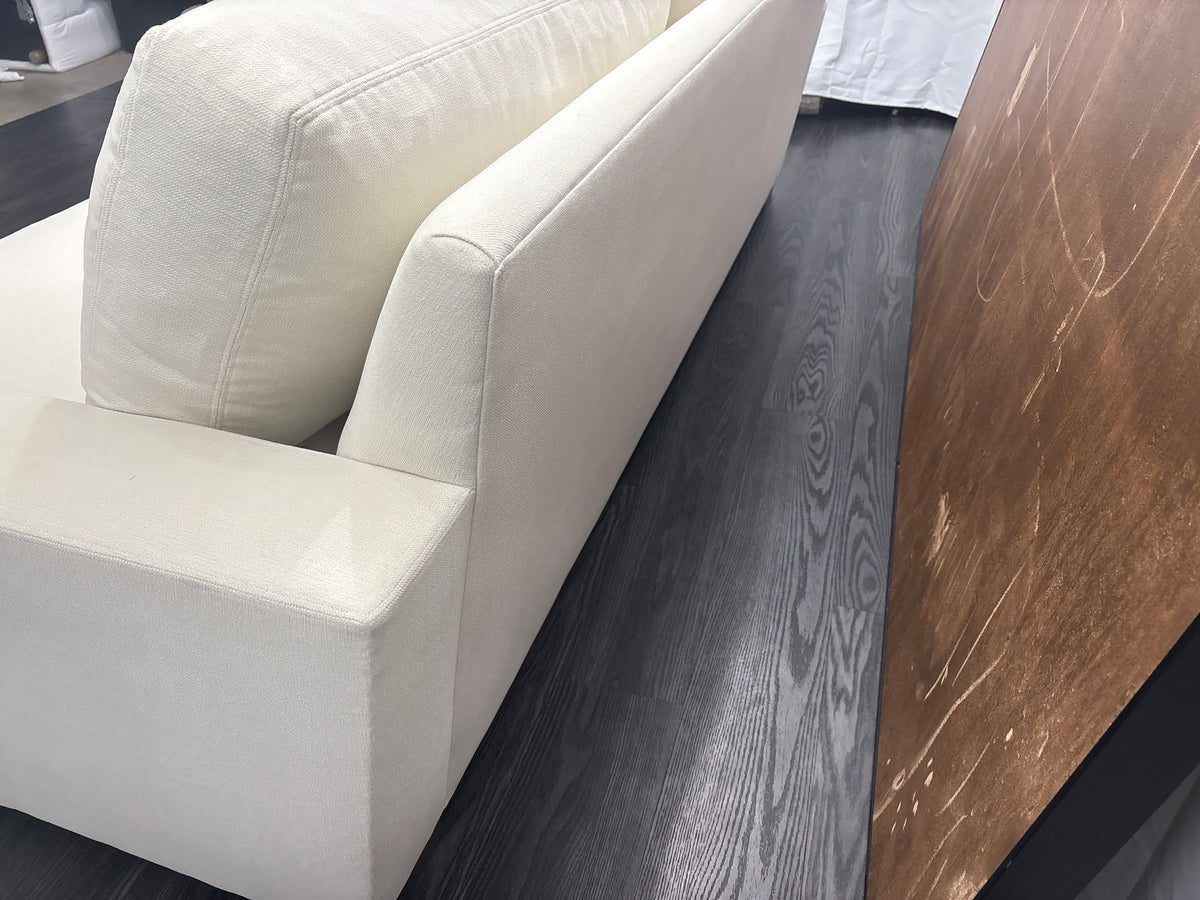 RH Restoration Hardware Maxwell 2-Cushion Sofa
8' | Classic 40" Depth | Down-Feather Fill | Performance Linen Weave | Natural