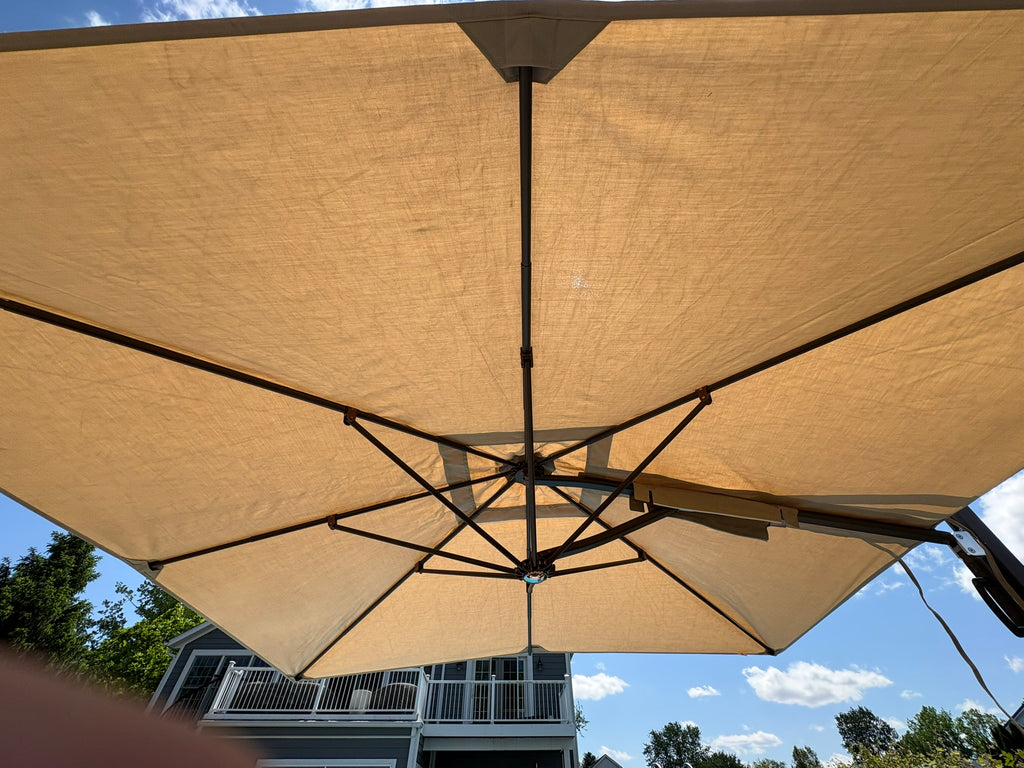 TUUCI® Ocean Master Cantilever Umbrella – 10' Square
Bronze | Marine-Grade Canvas | 600 LB Freestanding Base