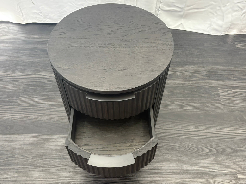 RH Byron Closed Bedside Table – 20"