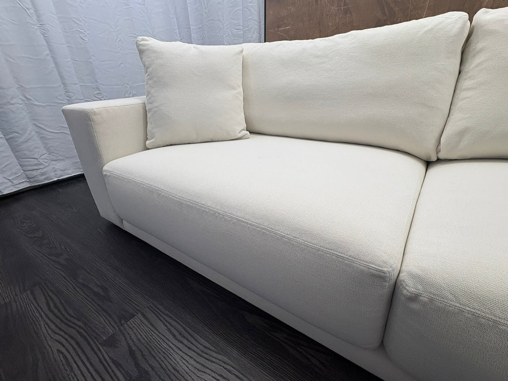 RH Bella 2-Cushion Sofa – 9' Classic Depth - Performance Linen Weave | Natural | Made in Italy