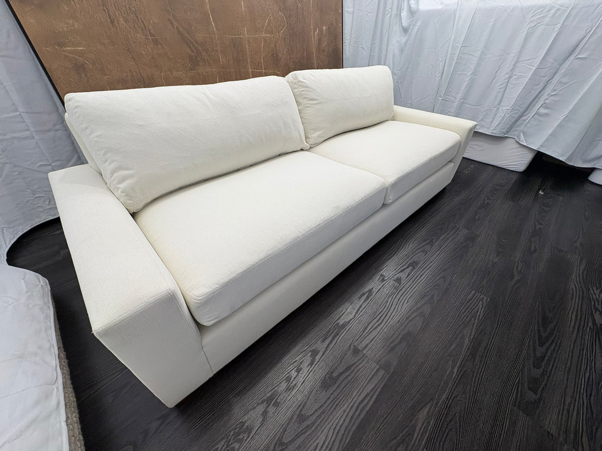 RH Restoration Hardware Maxwell 2-Cushion Sofa
8' | Classic 40" Depth | Down-Feather | Performance Linen Weave – Natural