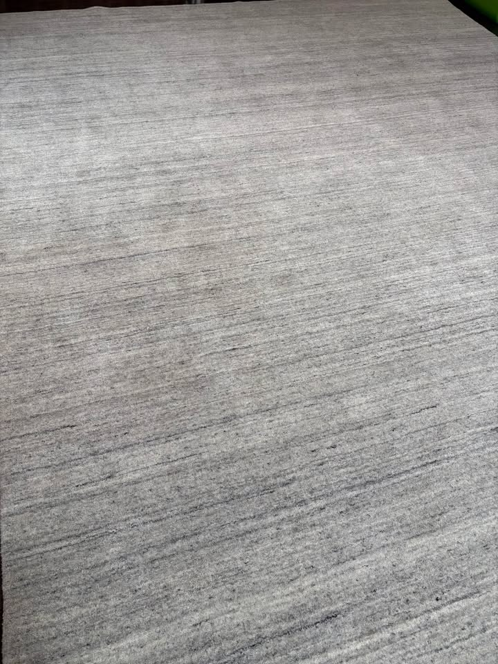 RH Amara Wool Rug – Marled Light Grey (8x10)