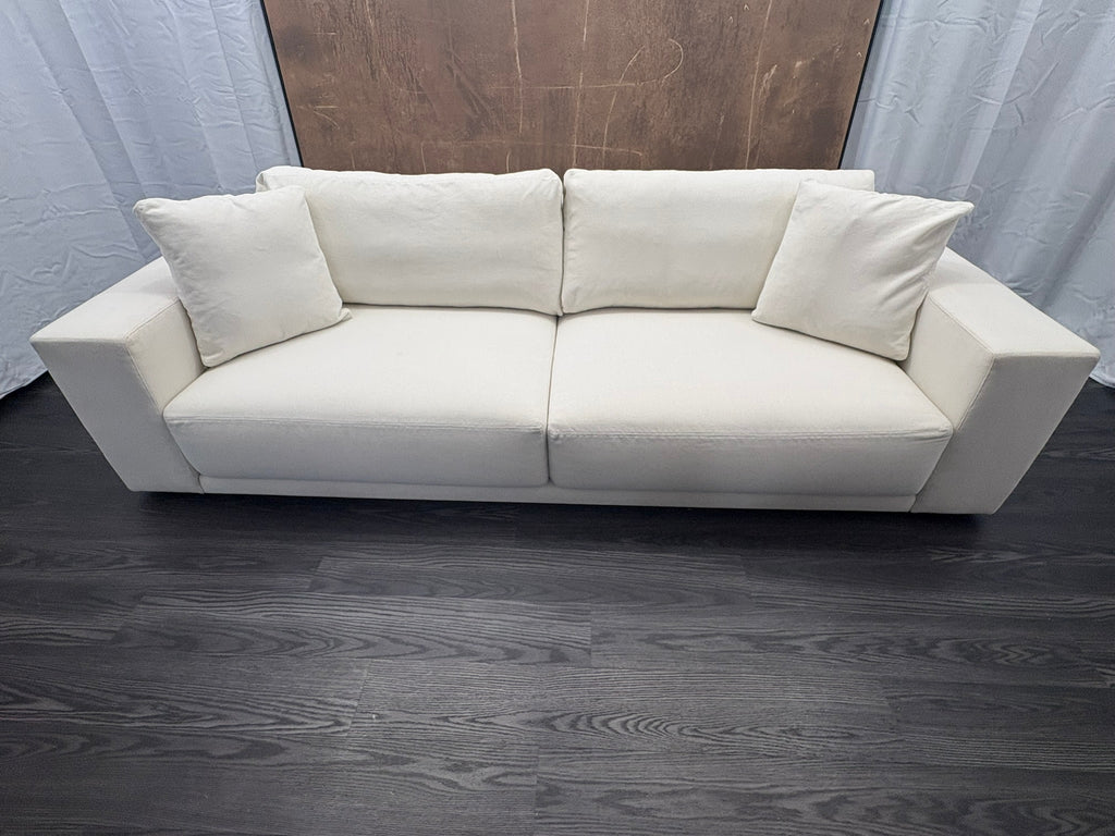 RH Bella 2-Cushion Sofa – 9' Classic Depth - Performance Linen Weave | Natural | Made in Italy