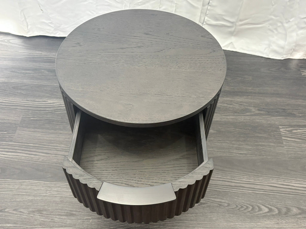 RH Byron Closed Bedside Table – 20"