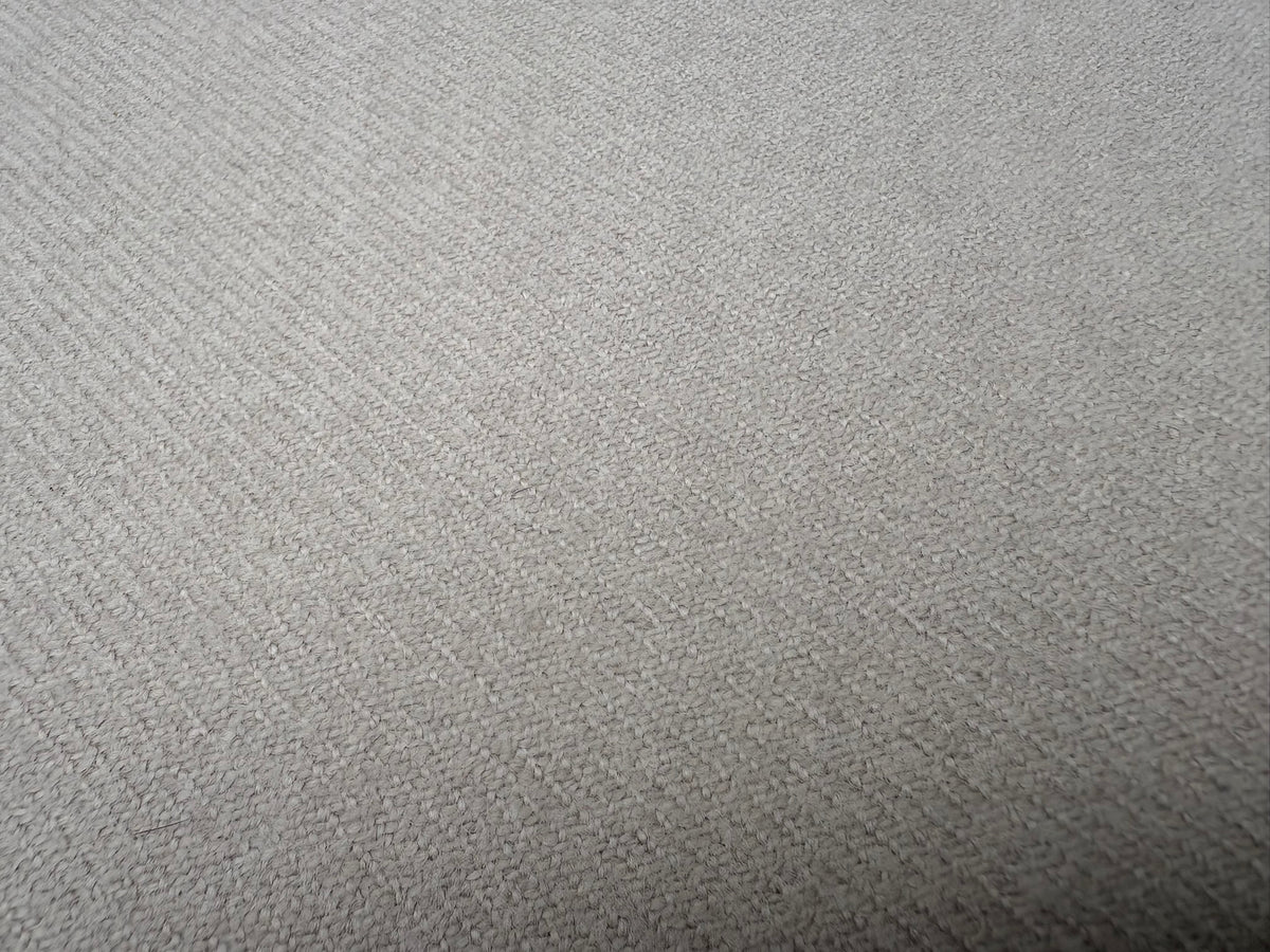 RH Restoration Hardware Parisian Track Arm 2-Cushion Sofa
9' | Luxe 44" Depth | Down-Feather Fill | Holland & Sherry Wool Twill | Dove