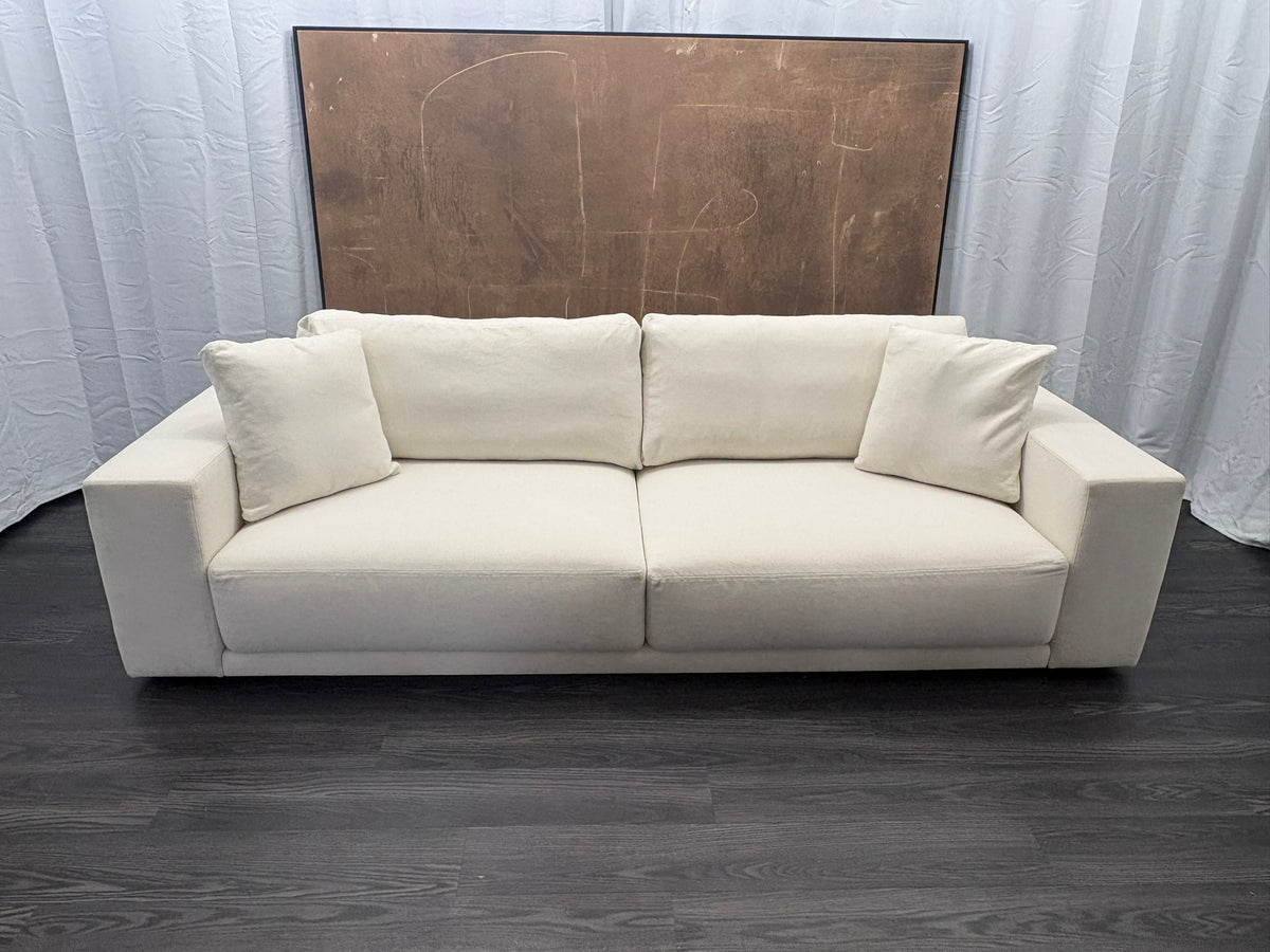 RH Bella 2-Cushion Sofa – 9' Classic Depth - Performance Linen Weave | Natural | Made in Italy