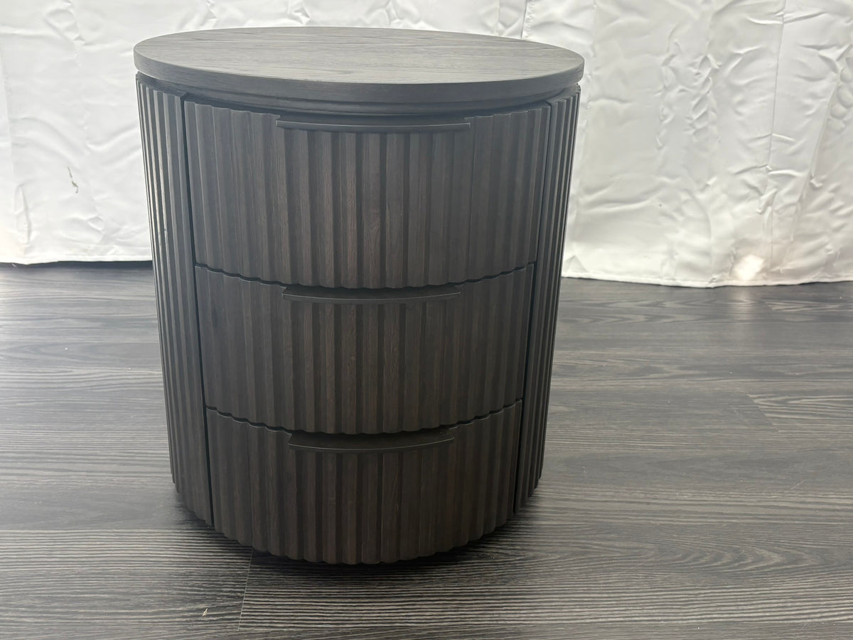 RH Byron Closed Bedside Table – 20"