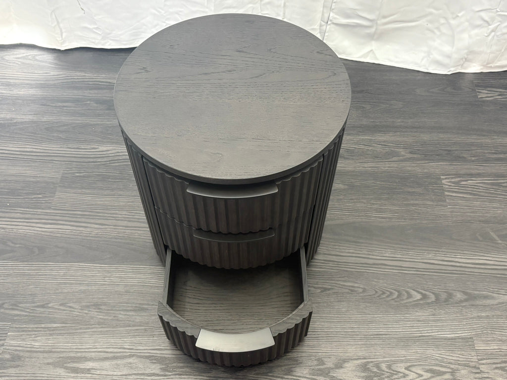 RH Byron Closed Bedside Table – 20"