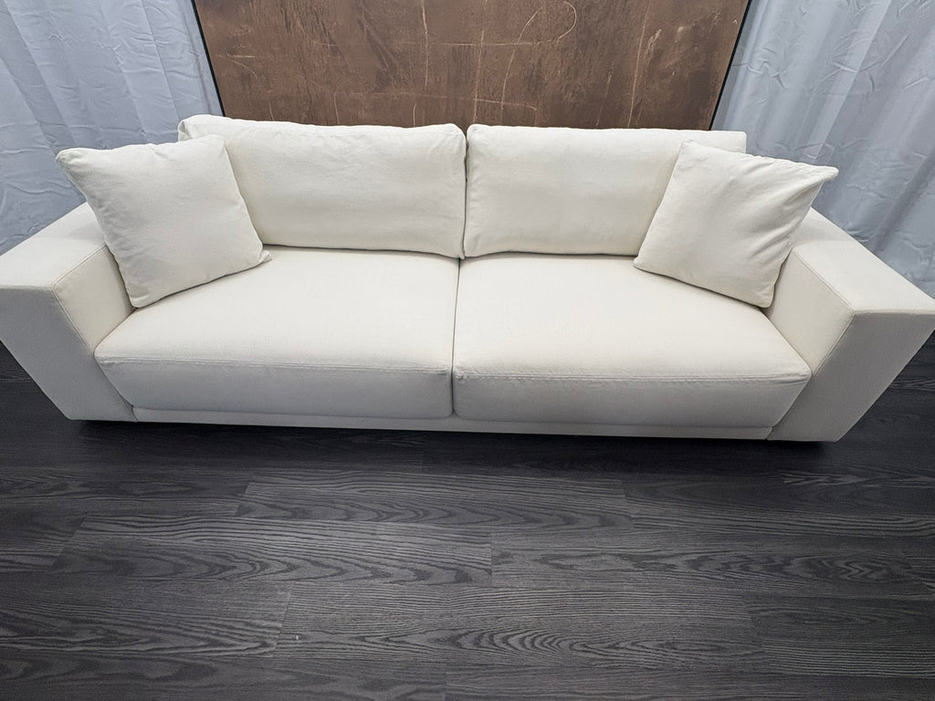 RH Bella 2-Cushion Sofa – 9' Classic Depth - Performance Linen Weave | Natural | Made in Italy
