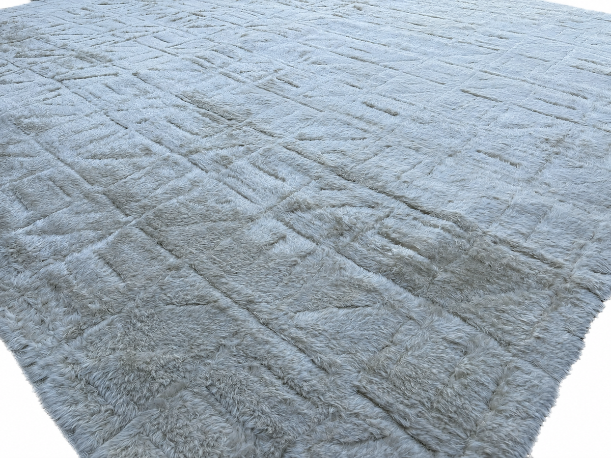 RH Kinari Wool Rug – 10' × 14' Ivory | Wool | Hand-Knotted
