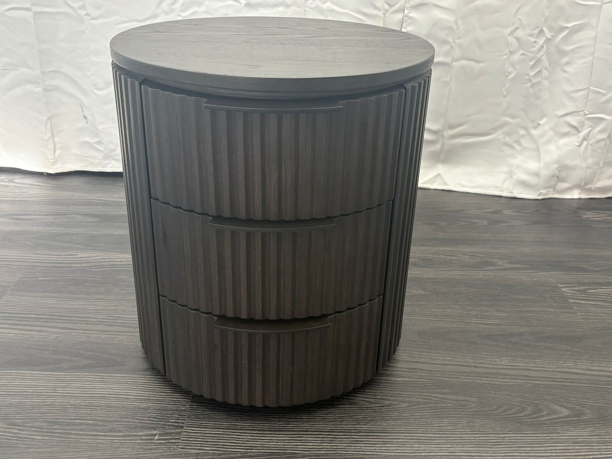 RH Byron Closed Bedside Table – 20"