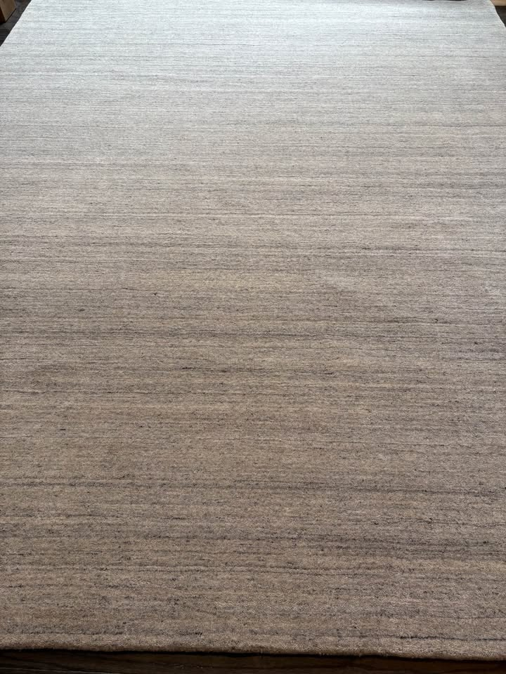 RH Amara Wool Rug – Marled Light Grey (8x10)