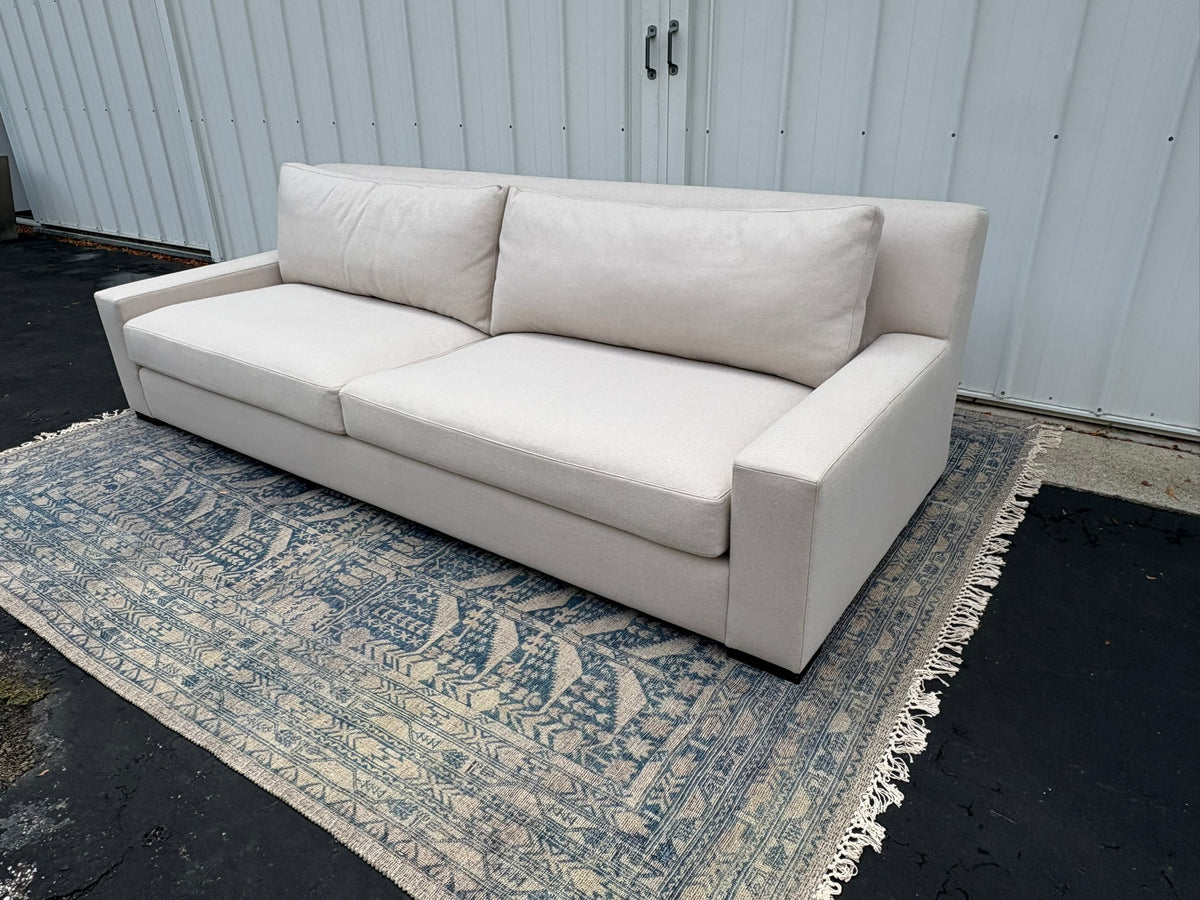 RH Restoration Hardware Parisian Track Arm 2-Cushion Sofa
9' | Luxe 44" Depth | Down-Feather Fill | Holland & Sherry Wool Twill | Dove