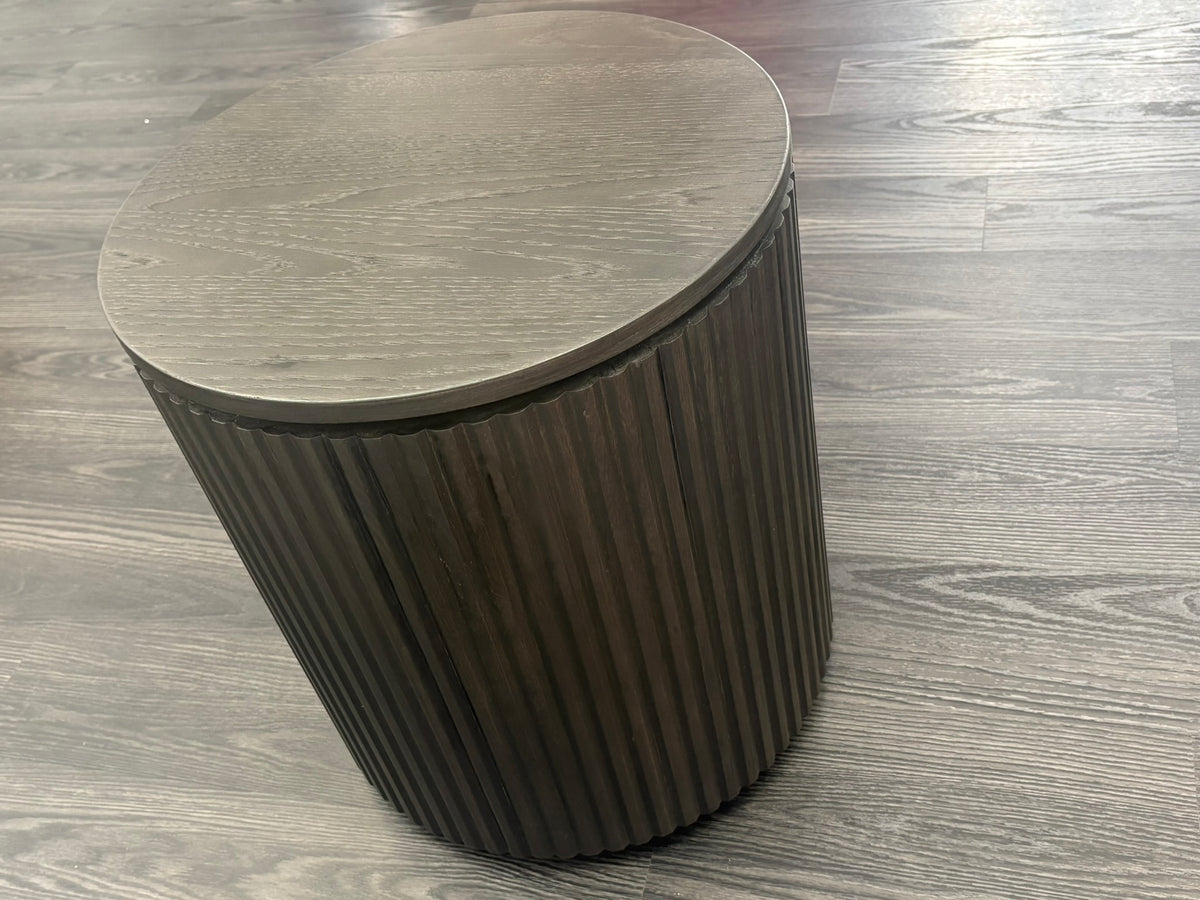 RH Byron Closed Bedside Table – 20"