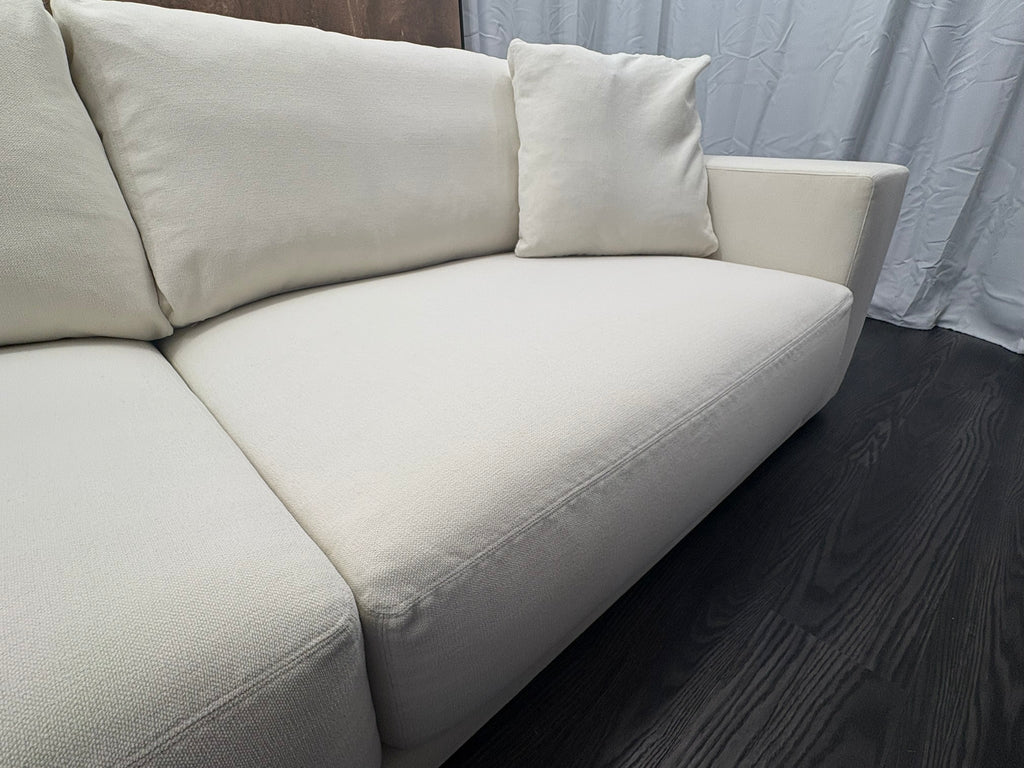 RH Bella 2-Cushion Sofa – 9' Classic Depth - Performance Linen Weave | Natural | Made in Italy