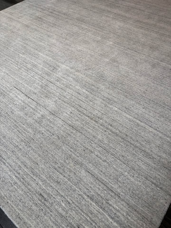 RH Amara Wool Rug – Marled Light Grey (8x10)