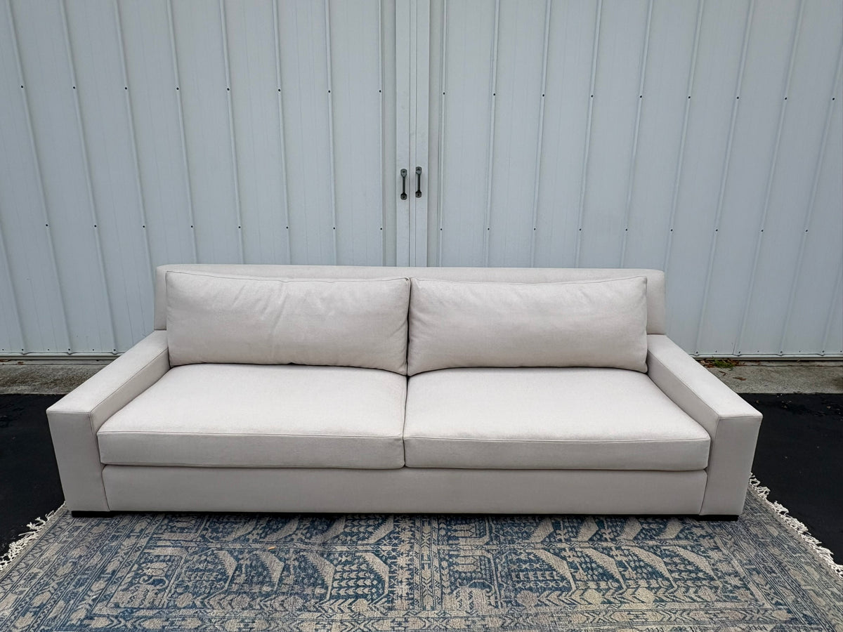 RH Restoration Hardware Parisian Track Arm 2-Cushion Sofa
9' | Luxe 44" Depth | Down-Feather Fill | Holland & Sherry Wool Twill | Dove