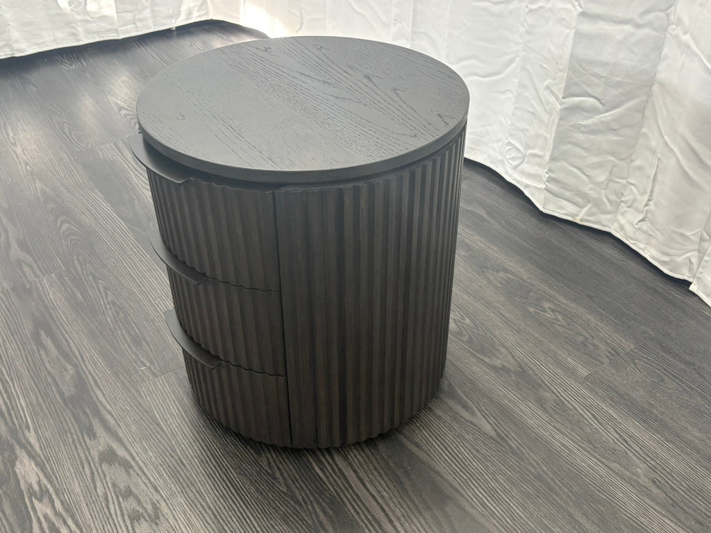 RH Byron Closed Bedside Table – 20"