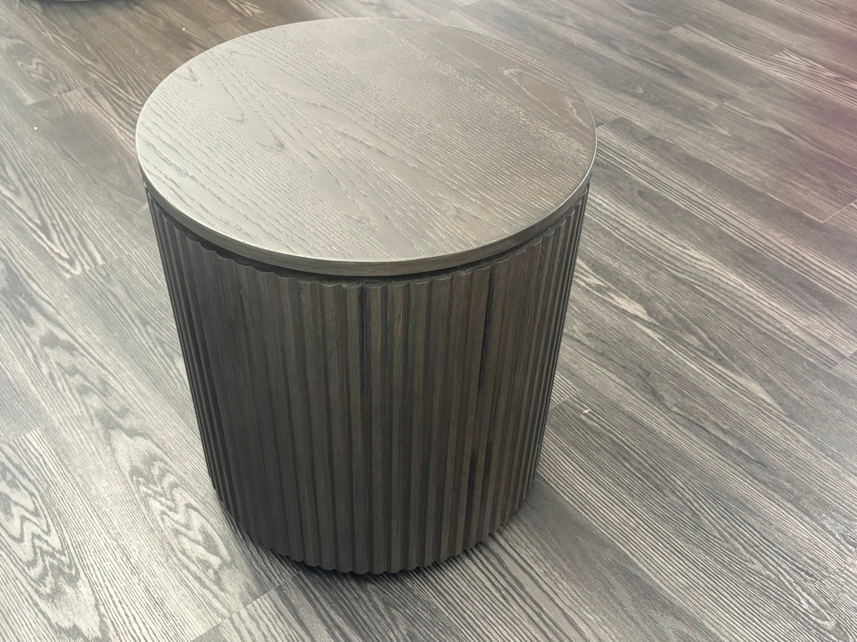 RH Byron Closed Bedside Table – 20"