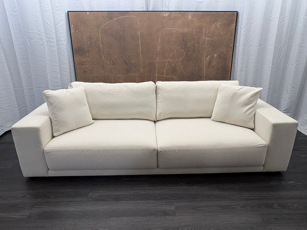 RH Bella 2-Cushion Sofa – 9' Classic Depth - Performance Linen Weave | Natural | Made in Italy